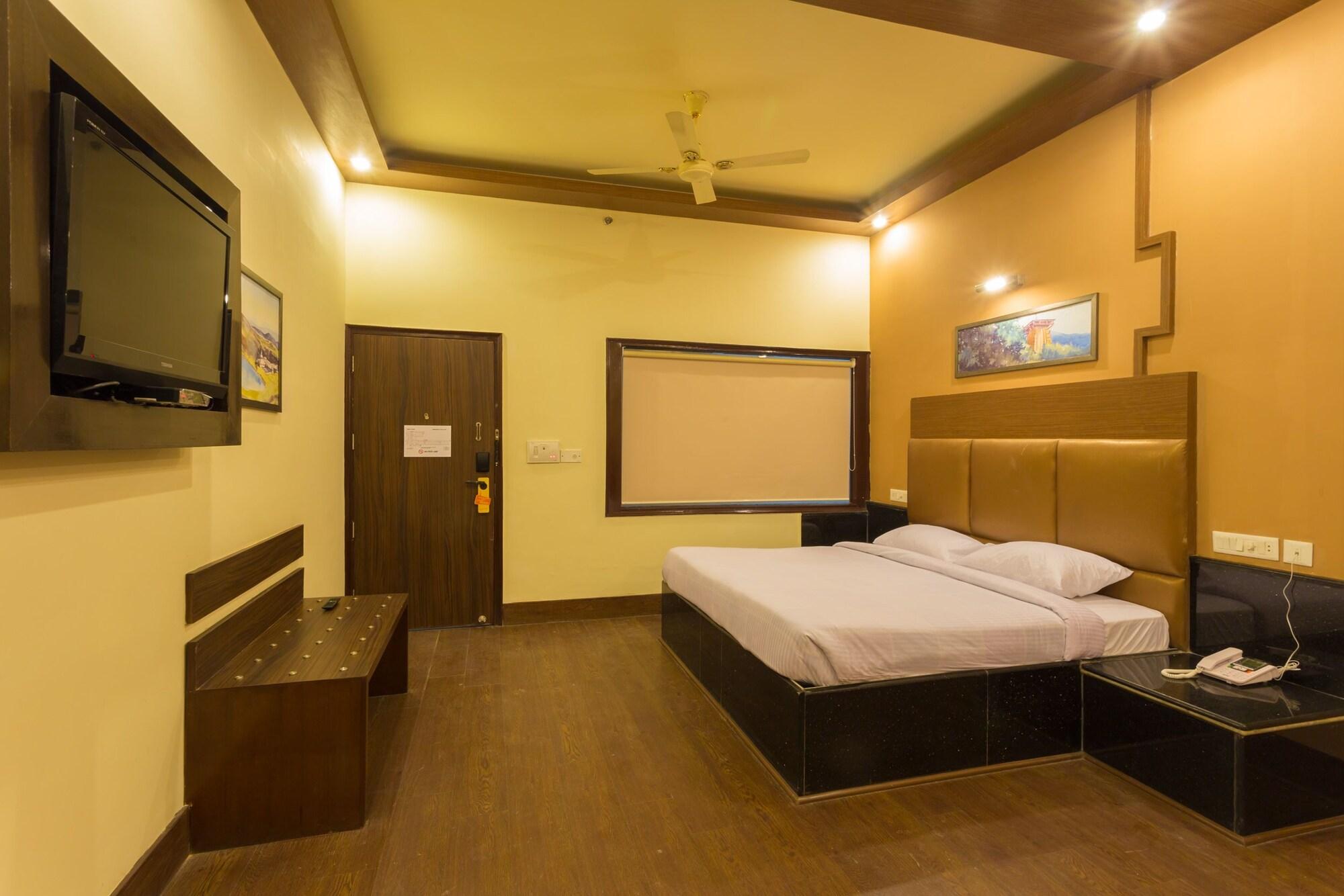 Hotel Katra à Katra  Extérieur photo