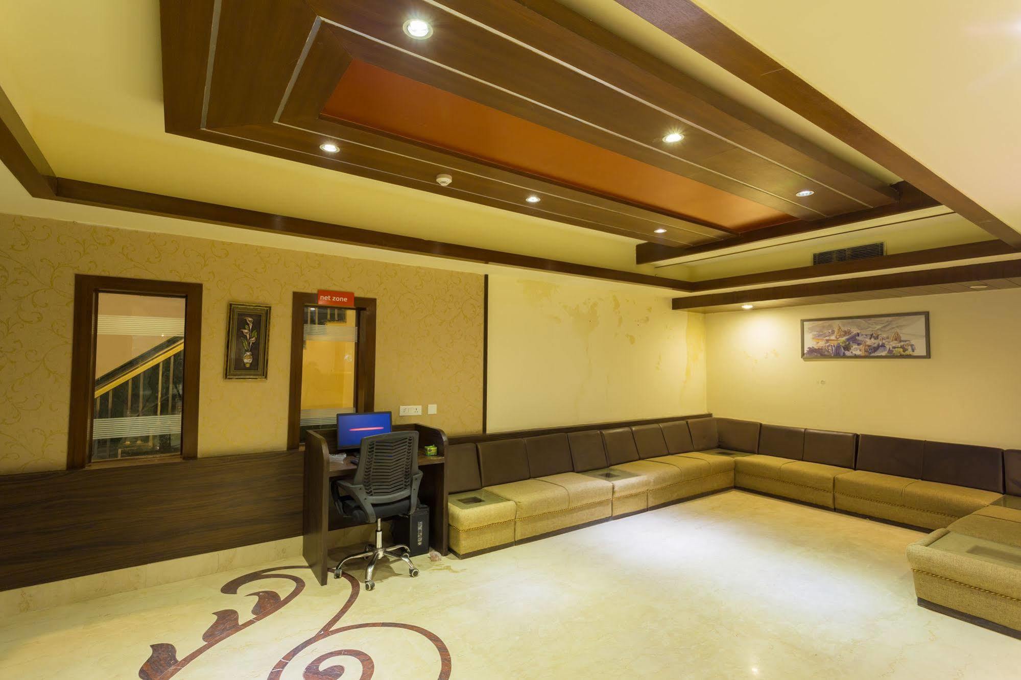 Hotel Katra à Katra  Extérieur photo